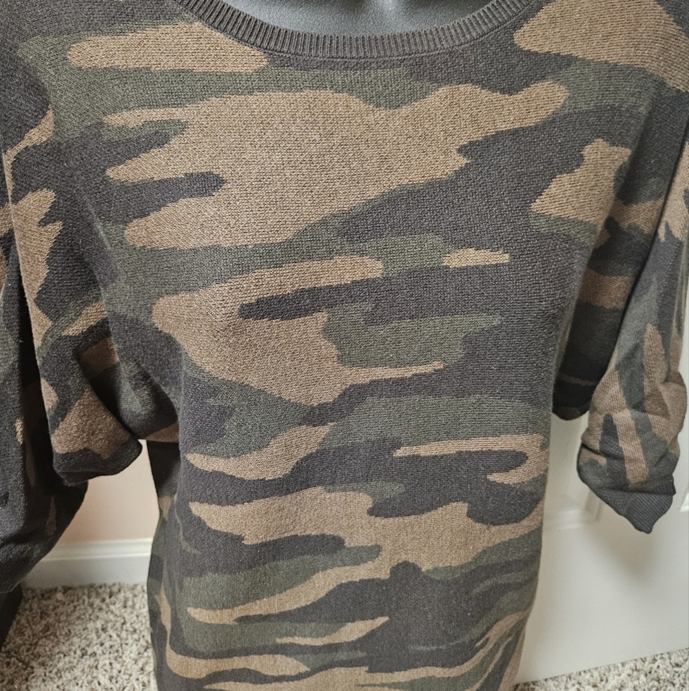 Trendy Camouflage Knit Sweater By New York & Company - Picture 3 of 11